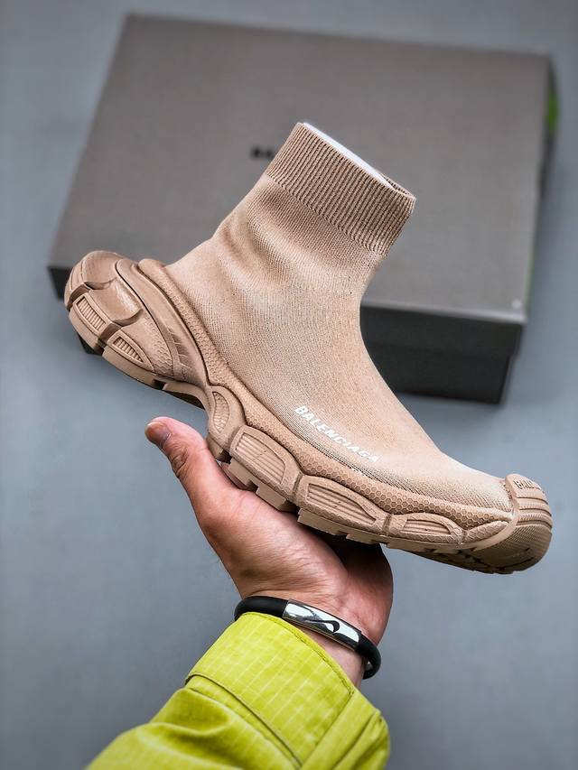 Balenciaga 3Xl 巴黎世家袜子鞋 复古休闲运动鞋 系列推出探索时尚界对于原创与挪用的概念 以全新系列致敬传承与经典 以标志性balenciaga廓形 - 点击图像关闭