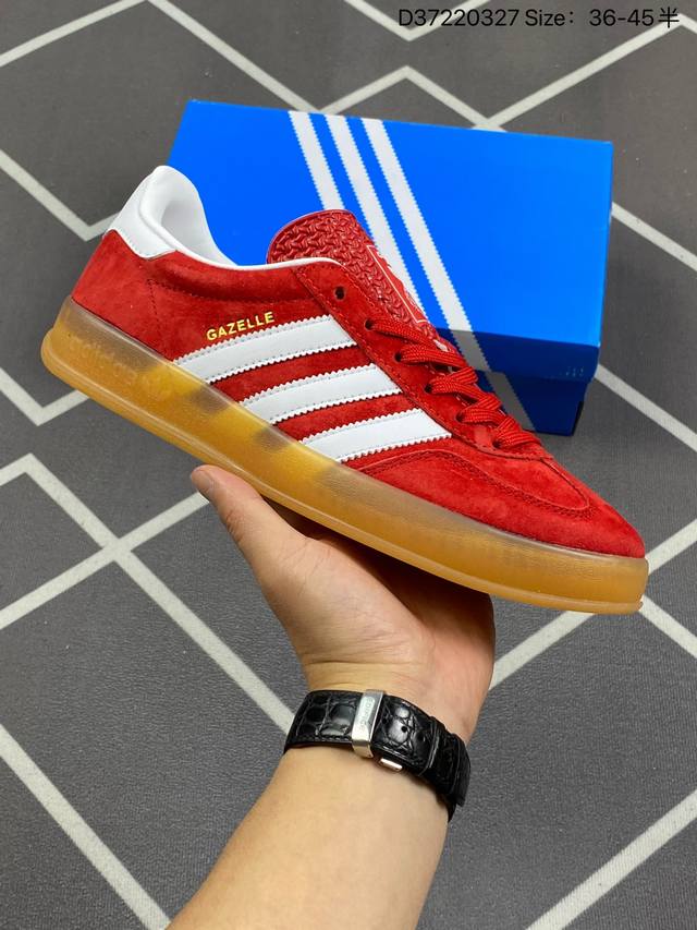 公司级 Adlidas Originals Gazelle Indoor 红白 这款阿迪达斯运动鞋是 1979年 Gazelle Indoor 运动鞋的复兴 柔