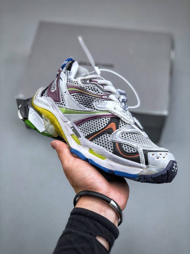 Balenciaga Runner Sneaker 3.0 巴黎世家材质 70%聚酯纤维 30%聚氨酯 不含皮革 运动鞋 网布材质 磨损效果 鞋头边缘印有尺码