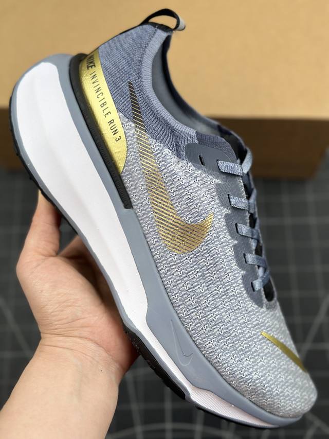 核心私 Nike Zoom X Invincible Run Fk 3 马拉松机能风格运动鞋 #鞋款搭载柔软泡绵，在运动中为你塑就缓震脚感。设计灵感源自日常跑步