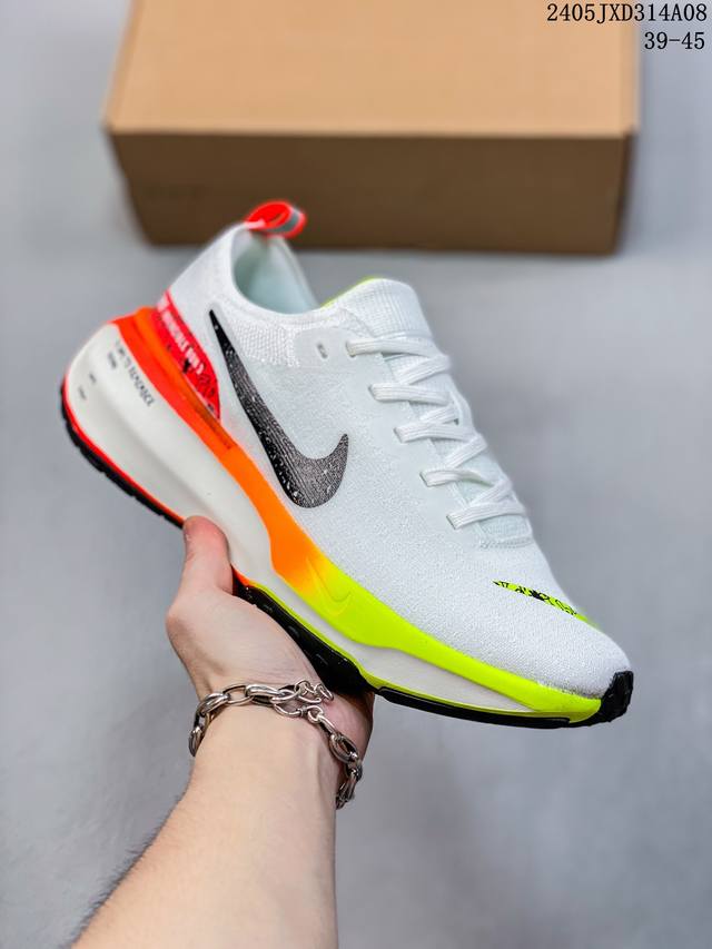 Nike Zoom X Invincible Run Fk 3 马拉松机能风格运动鞋 #鞋款搭载柔软泡绵，在运动中为你塑就缓震脚感。设计灵感源自日常跑步者，提供