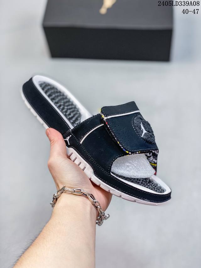 Air Jordan Super Play 乔丹拖鞋 Aj拖鞋 灰色 运动拖鞋 钩环带提供可调节的安全贴合；鞋面的合成皮革提供舒适的耐用性；带有纹理鞋床的泡沫鞋