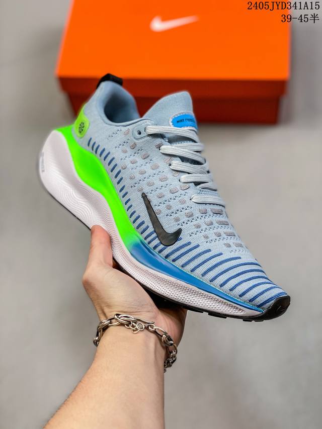 耐克 Nike Zoom React Infinity Run Fk 4 马拉松机能风格运动鞋 实拍首发 #鞋款搭载柔软泡绵，在运动中为你塑就缓震脚感。设计灵感
