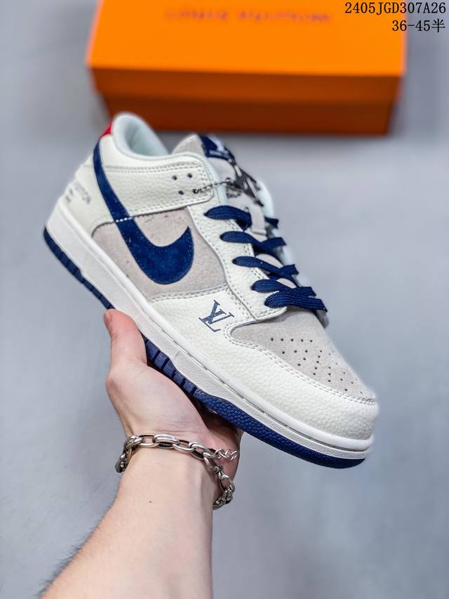 Louis Vuitton X Nike Dunk Sb Low 路易威登x 耐克 Sb 低帮 Lv联名米白蓝 鞋身以米白色作为主色调，鞋面采用米灰色麂皮打造，