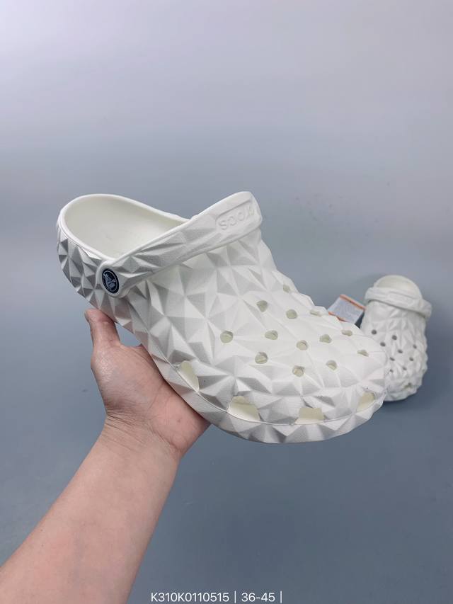 Crocs Classic Clog 卡骆驰休闲沙滩洞洞鞋拖鞋凉鞋泡芙鞋 Size：如图 编码：K310K0110515
